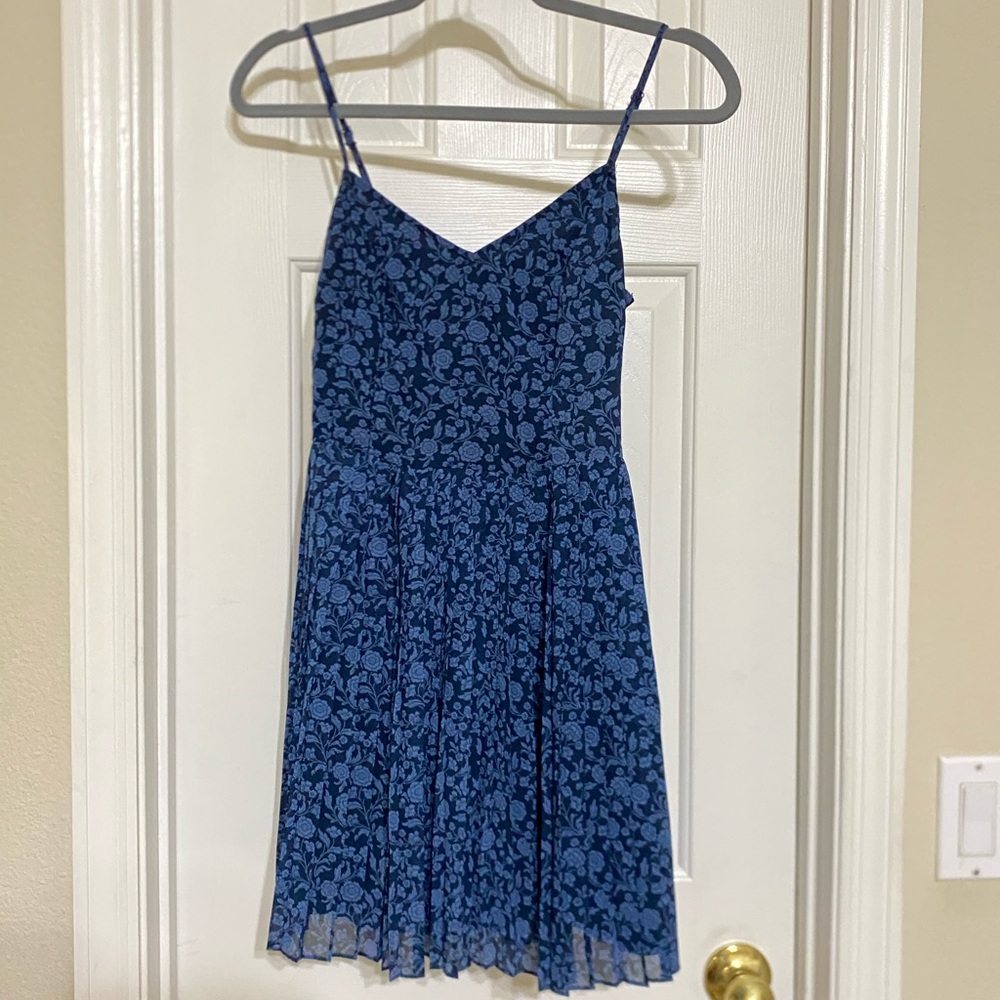 Hollister XS Floral Dress
